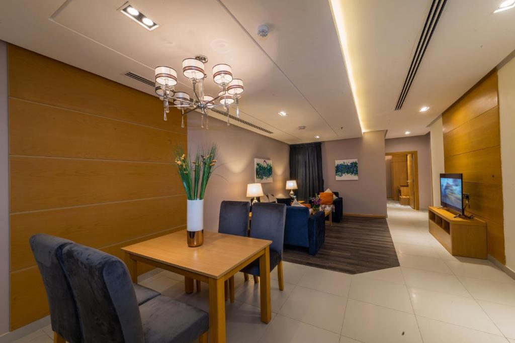 Boudl Al Munsiyah Thumama - Living Room
